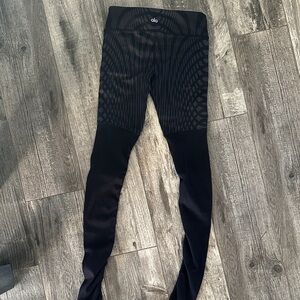 ALO Yoga Black Geometric Leggings